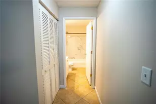 2408 Camden Oaks Pl, Valrico, FL 33594 - Photo 12