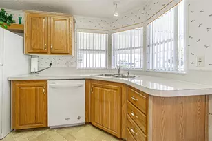 37416 Neukom Ave, Zephyrhills, FL 33541 - Photo 24