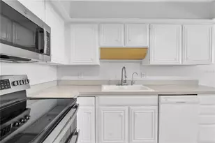 9495 Blind Pass Rd, Saint Pete Beach, FL 33706 - Photo 12