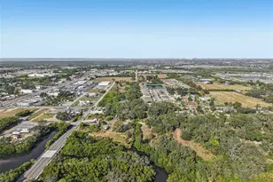 204 E Shell Point Rd, Ruskin, FL 33570 - Photo 36