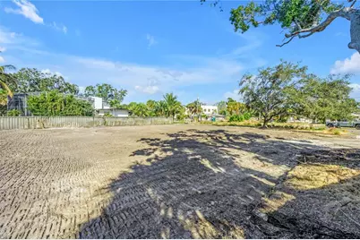 4811 Paradise Way S, Saint Petersburg, FL 33705 - Photo 10