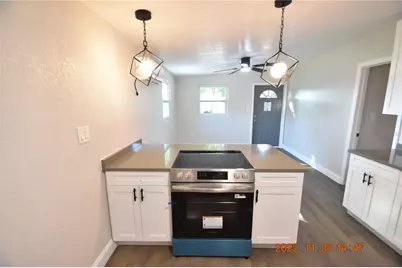 825 Lincoln Avenue, Tarpon Springs, FL 34689 - Photo 8