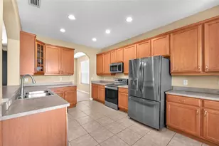 608 Washita Stone Dr, Ruskin, FL 33570 - Photo 12