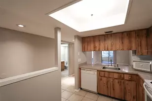 4957 Puritan Cir, Tampa, FL 33617 - Photo 10
