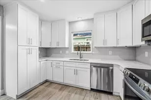 701 2nd St SE, Largo, FL 33771 - Photo 8