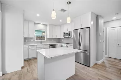 701 2nd Street SE, Largo, FL 33771 - Photo 6