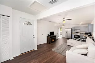 2852 59th Ave N, Saint Petersburg, FL 33714 - Photo 6