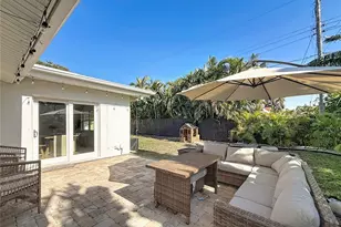 9585 Portside Dr, Seminole, FL 33776 - Photo 48