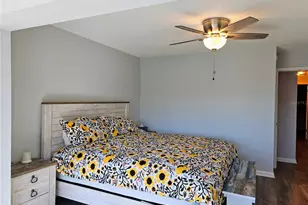 255 Capri Cir N, Treasure Island, FL 33706 - Photo 24