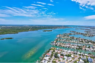 857 180th Avenue E, Redington Shores, FL 33708 - Photo 30