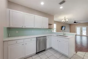 4930 Elizabeth Anne Cir, Tampa, FL 33616 - Photo 10