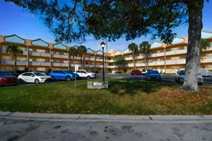 2466 Ecuadorian Way, Clearwater, FL 33763 - Photo 2