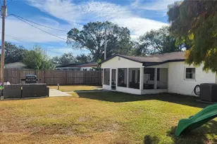 319 Faye Cir N, Lakeland, FL 33813 - Photo 4