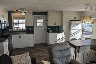 800 32nd Ave S, Saint Petersburg, FL 33705 - Photo 6