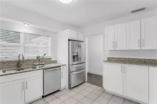 4105 W Oakellar Ave, Tampa, FL 33611 - Photo 12
