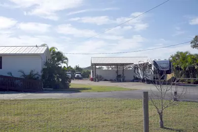 1007 77th Street E, Palmetto, FL 34221 - Photo 4