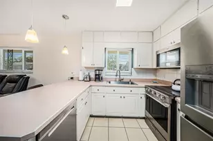 12710 Greenmoor Dr, Tampa, FL 33618 - Photo 16