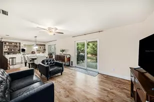 12710 Greenmoor Dr, Tampa, FL 33618 - Photo 8