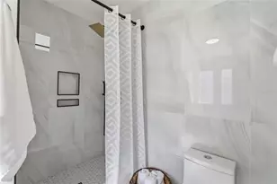 918 45th St N, Saint Petersburg, FL 33713 - Photo 20