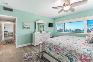 31 Island Way, Clearwater Beach, FL 33767 - Photo 20