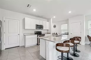 5667 Chorleywood Ln, Wesley Chapel, FL 33545 - Photo 2