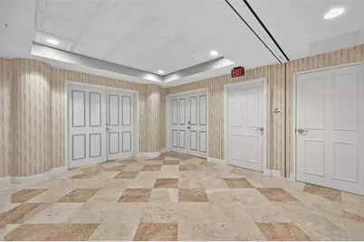 288 Beach Drive NE #4B, Saint Petersburg, FL 33701 - Photo 8