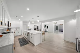 5884 51st St S, Saint Petersburg, FL 33715 - Photo 18