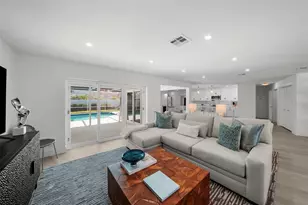 5884 51st St S, Saint Petersburg, FL 33715 - Photo 2