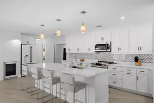 5884 51st St S, Saint Petersburg, FL 33715 - Photo 12