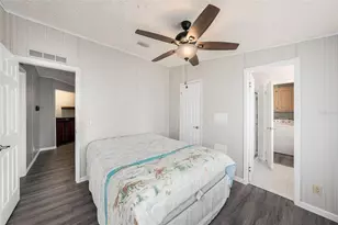 37617 Amigo Dr, Zephyrhills, FL 33541 - Photo 18