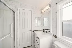 37617 Amigo Dr, Zephyrhills, FL 33541 - Photo 18