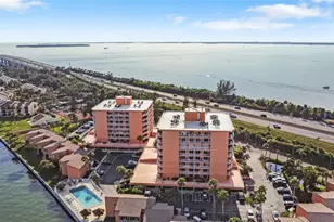 7430 Sunshine Skyway Ln S, Saint Petersburg, FL 33711 - Photo 4