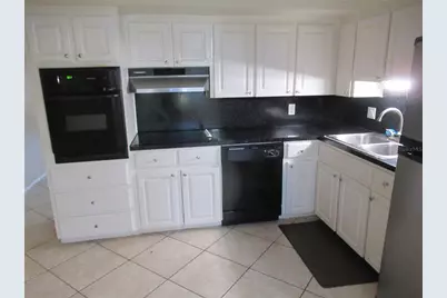 2402 Ecuadorian Way #8, Clearwater, FL 33763 - Photo 8