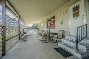 39353 Sycamore Ln, Zephyrhills, FL 33542 - Photo 4