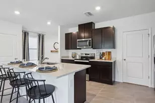 5231 Berry Bay Ave, Wimauma, FL 33598 - Photo 2