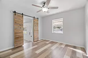 5555 13th St N, Saint Petersburg, FL 33703 - Photo 12