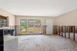 123 18th St NW, Ruskin, FL 33570 - Photo 8