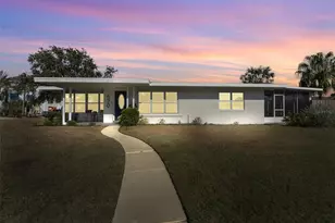 520 Baywood Dr S, Dunedin, FL 34698 - Photo 1