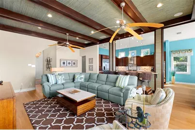 10042 Gulf Boulevard, Treasure Island, FL 33706 - Photo 6