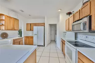 702 Cristelle Jean Dr, Ruskin, FL 33570 - Photo 10