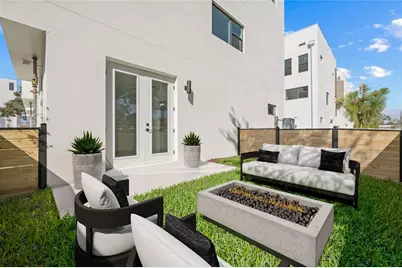 307 15th Street N, Saint Petersburg, FL 33705 - Photo 4