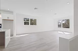 307 15th St N, Saint Petersburg, FL 33705 - Photo 22