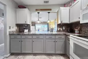 1308 Bluewater Dr, Sun City Center, FL 33573 - Photo 14