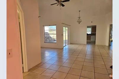 9224 Camino Villa Boulevard, Tampa, FL 33635 - Photo 8