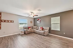 15461 Broad Brush Dr, Sun City Center, FL 33573 - Photo 6