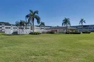 8101 11th St N, Saint Petersburg, FL 33702 - Photo 32