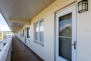 8101 11th St N, Saint Petersburg, FL 33702 - Photo 1