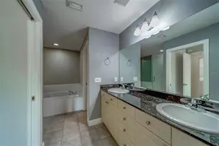 270 Valencia Cir, Saint Petersburg, FL 33716 - Photo 36