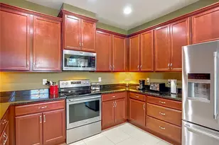 689 Chipper Dr, Sun City Center, FL 33573 - Photo 10