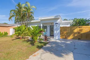 3911 Helena St NE, Saint Petersburg, FL 33703 - Photo 2